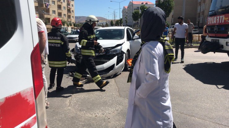 Erzurum'da ihbara giden polis ekibi kaza yaptı