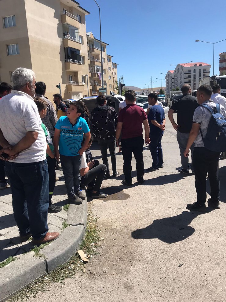 Erzurum'da ihbara giden polis ekibi kaza yaptı