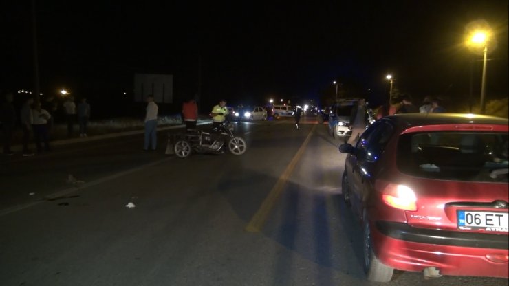 İki otomobile çarpan motosiklet sürücüsü ağır yaralandı