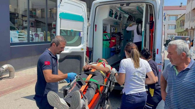 Kamyonet ve motosiklet böyle çarpıştı