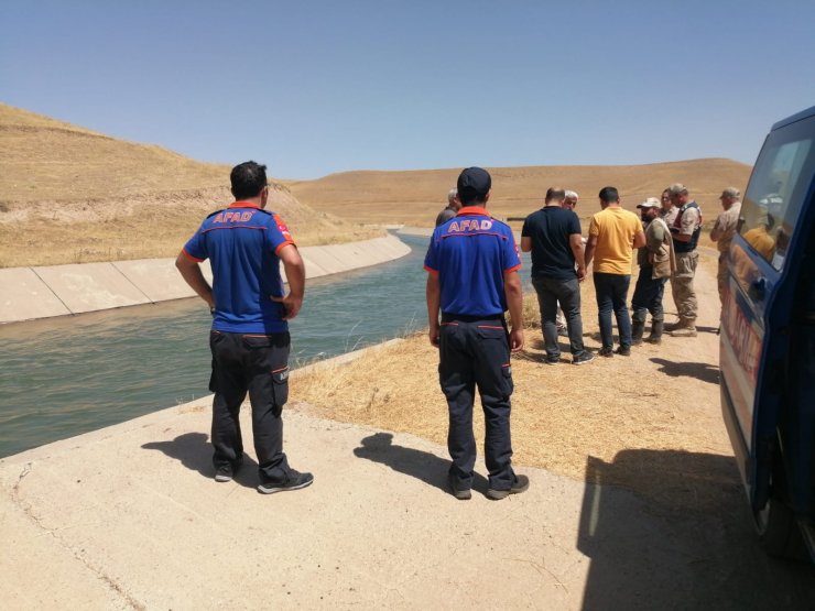 Kanala düşen kuzusu için suya atlayan çoban kayboldu