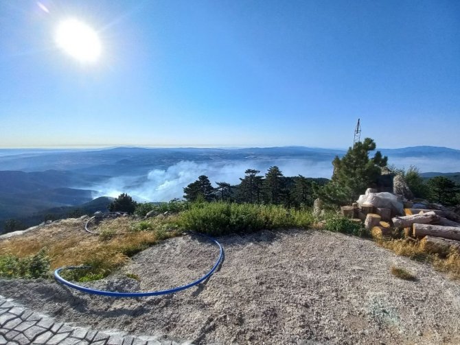 Kütahya’daki orman yangınına havadan ve karadan müdahale sürüyor
