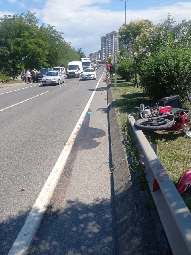 Motor sürücüsü kazada hayatını kaybetti