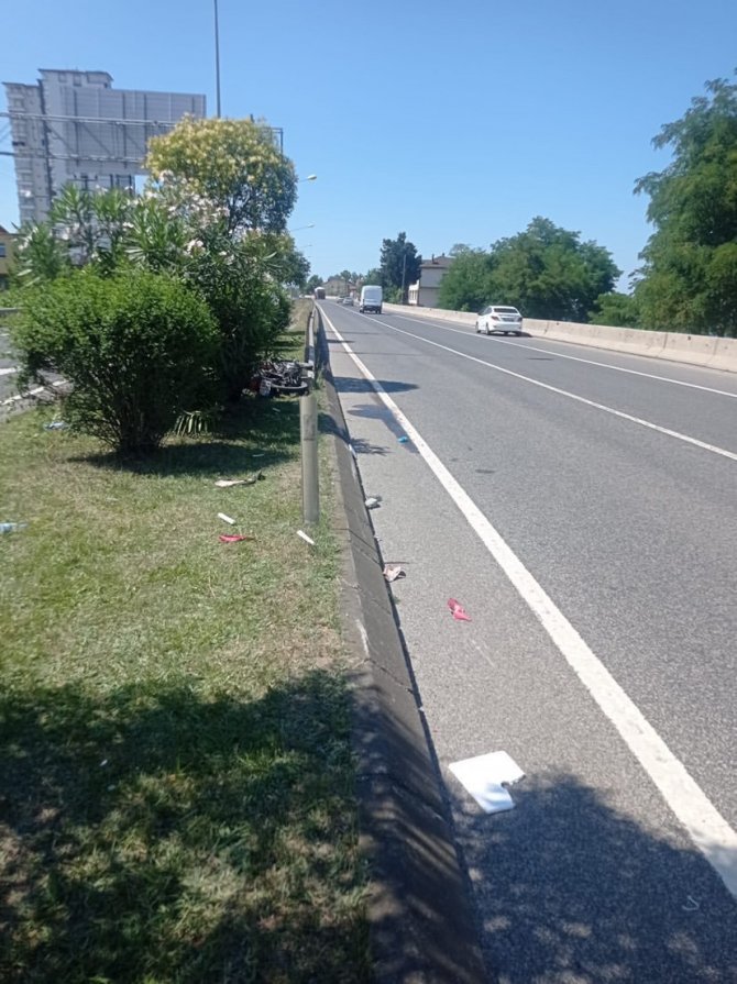 Motor sürücüsü kazada hayatını kaybetti