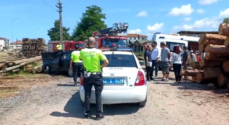 Polisten kaçarken tomruklara çarptı: 3 yaralı