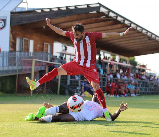 Sivasspor’dan hazırlık maçını 2 golle kazandı