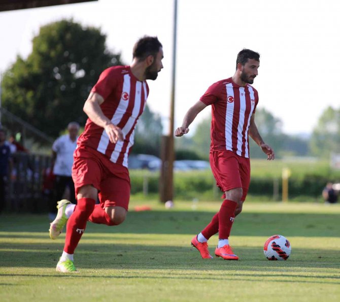 Sivasspor’dan hazırlık maçını 2 golle kazandı