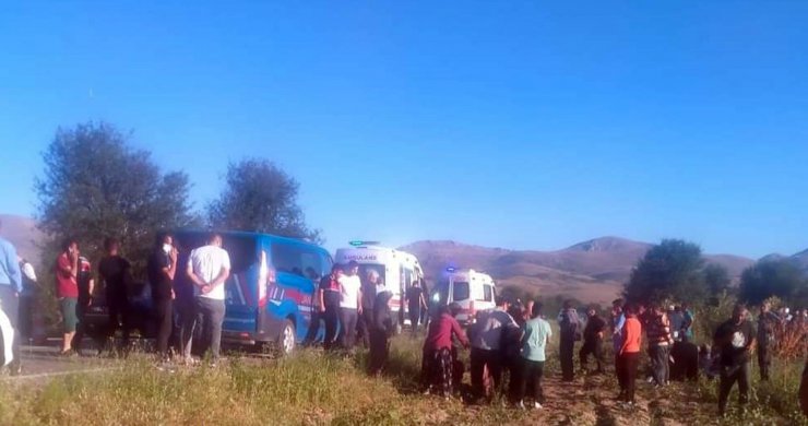 Tarım araçları çarpıştı: 1 ölü, 7 yaralı
