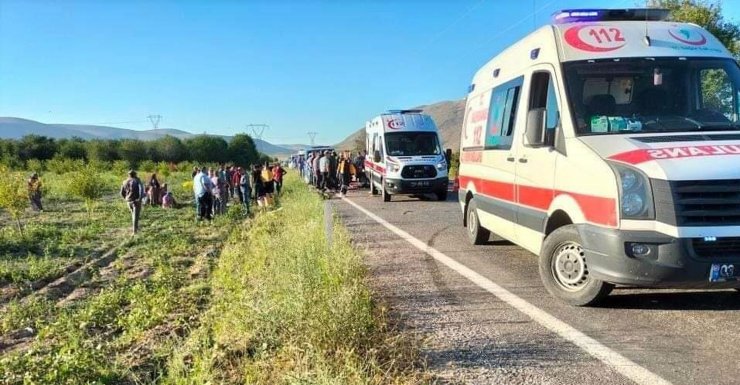 Tarım araçları çarpıştı: 1 ölü, 7 yaralı