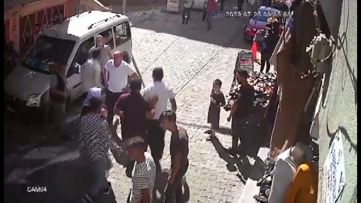 Taşlı sopalı kavga: 2 yaralı