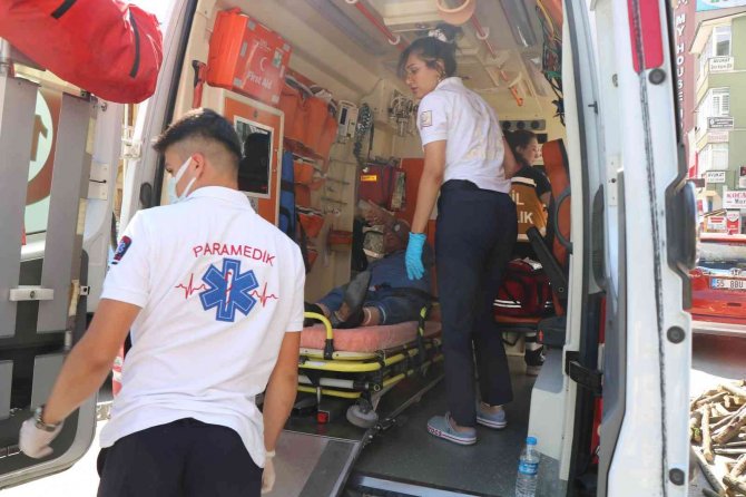 Yaralanan motosiklet sürücüsünün sağduyusu takdir topladı