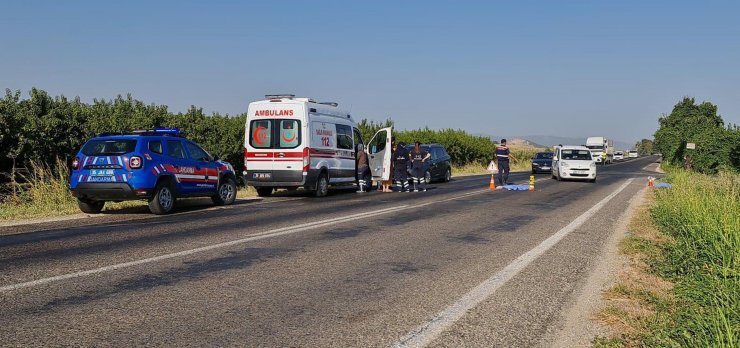 Yolun karşısına geçerken otomobilin çarptığı babaanne ve torunu öldü