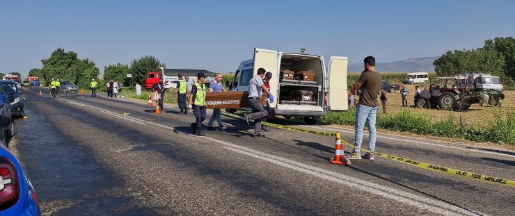 Yolun karşısına geçerken otomobilin çarptığı babaanne ve torunu öldü