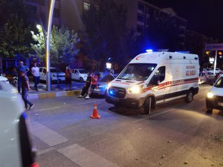 Yolun karşısına geçerken otomobilin çarptığı yaya yaralandı