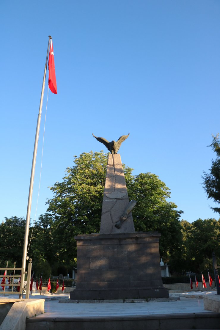 Afyonkarahisar Hava Şehitliği'nin ilk halinin fotoğrafı, 100 yıl sonra ortaya çıktı