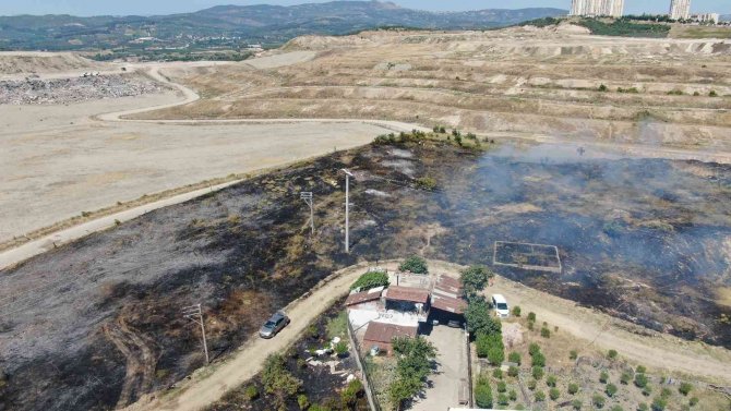 Alevleri yerleşim yerlerine sıçramadan söndürdüler..