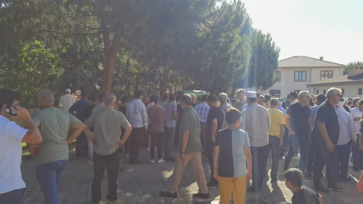 Anne ve babasının öldüğü kazada yaralanan Ahsen, 3 gün sonra hayatını kaybetti