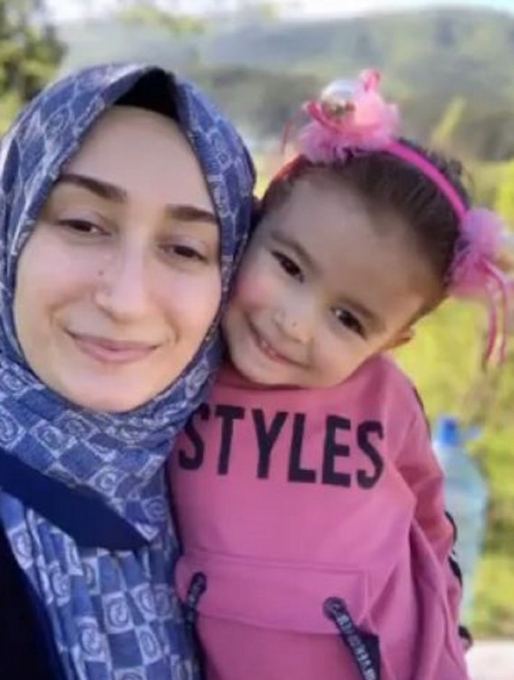 Anne ve babasının öldüğü kazada yaralanan Ahsen, 3 gün sonra hayatını kaybetti