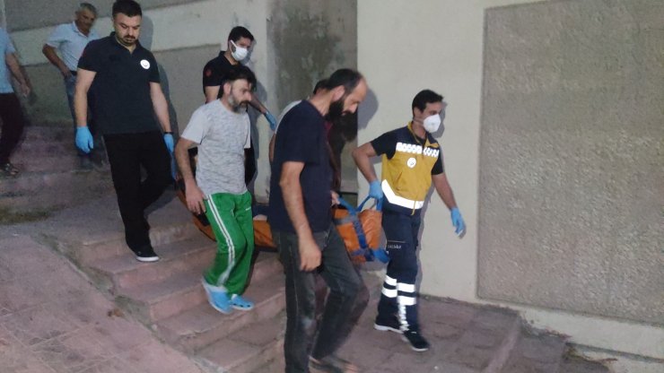 Apartmanın 5'inci katında çıkan yangın söndürüldü