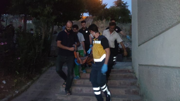 Apartmanın 5'inci katında çıkan yangın söndürüldü