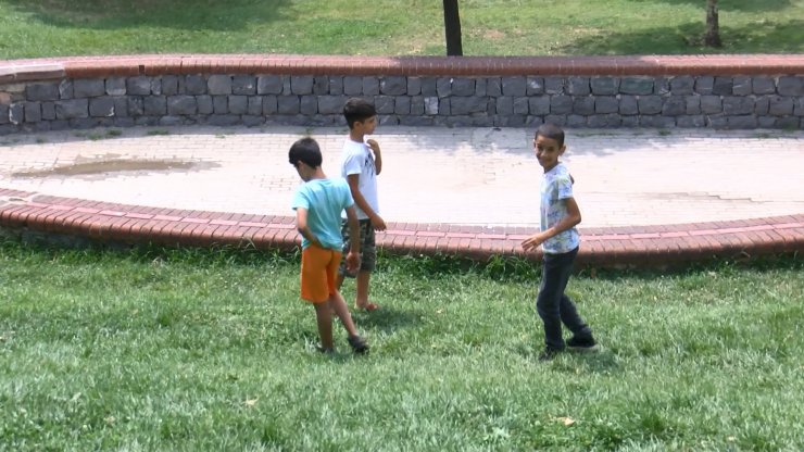 Bahçelievler'de parkta oynayan çocuğa pitbull saldırdı 