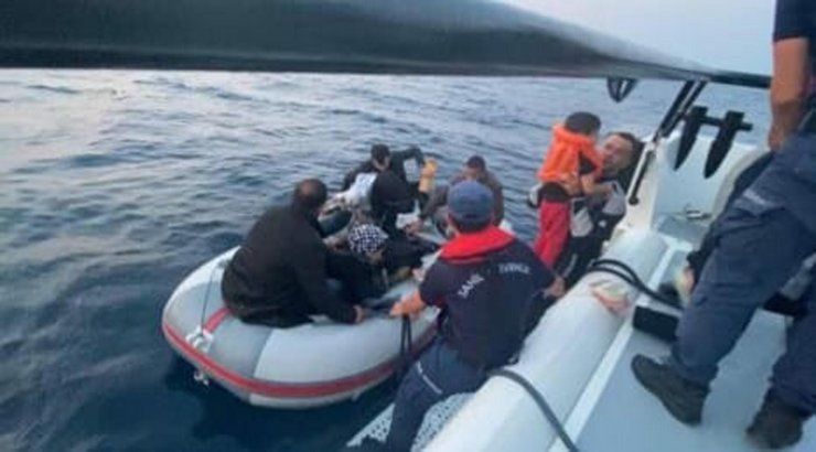 Bozcaada açıklarında 227 kaçakla yakalanan 2 organizatöre tutuklama