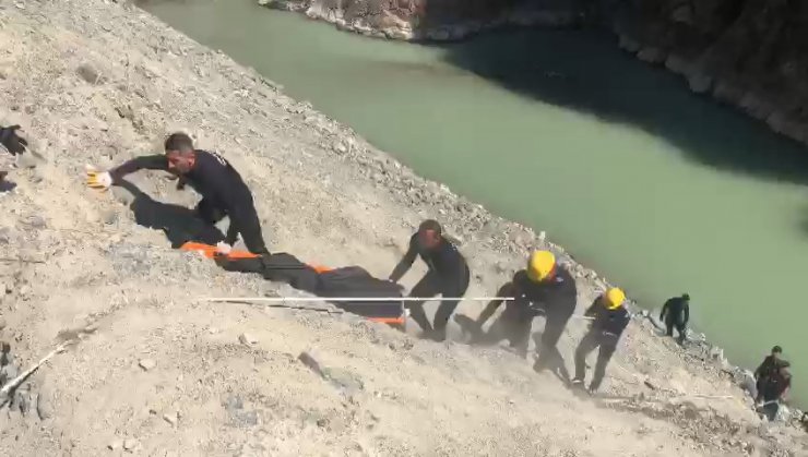 Çoruh Nehri'nde kaybolan işçinin cansız bedeni bulundu