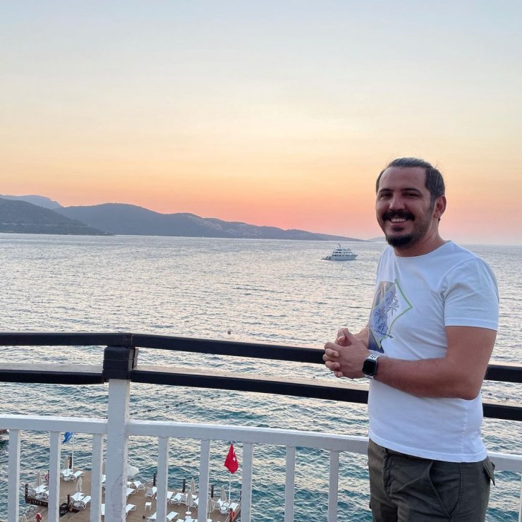 Doktor, sevgilisini dövüp 5 yerinden bıçakladı