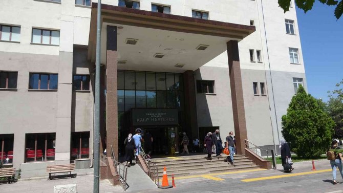 Kaçan şüpheli şahsı yakaladı, kalp krizi geçirdi