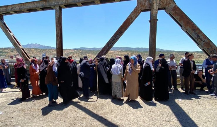 Nehirde kaybolan oto tamircisini arama çalışmaları sürüyor
