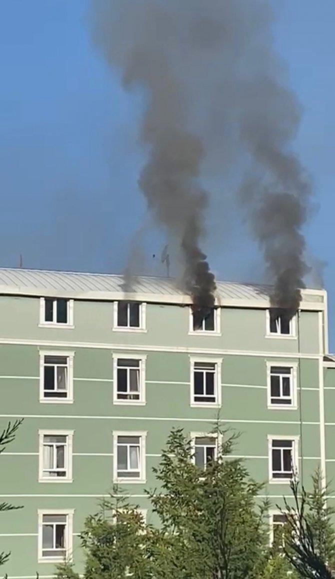 Sultanbeyli’de erkek Kur’an kursunda korkutan yangın