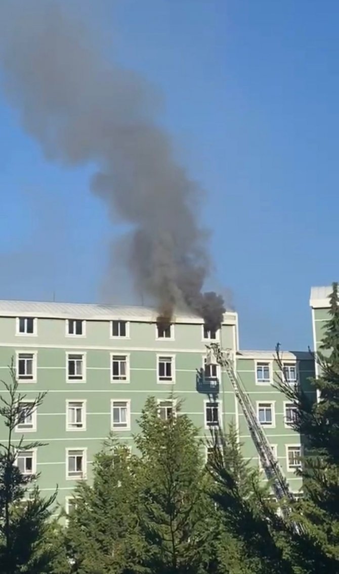 Sultanbeyli’de erkek Kur’an kursunda korkutan yangın