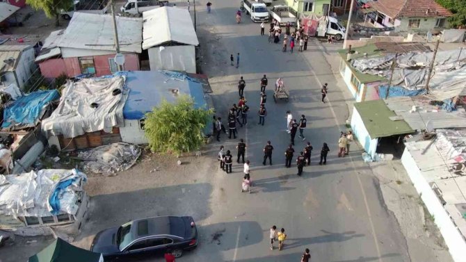 Uyuşturucu tacirleri polis dronundan kaçamadı: 4 gözaltı