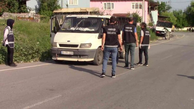 Uyuşturucu tacirleri polis dronundan kaçamadı: 4 gözaltı