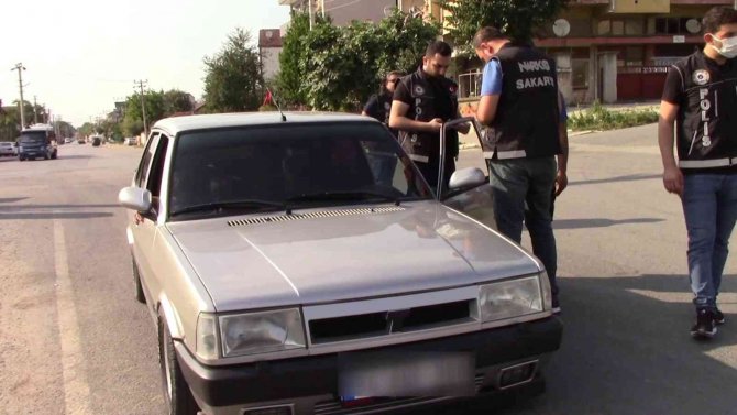 Uyuşturucu tacirleri polis dronundan kaçamadı: 4 gözaltı