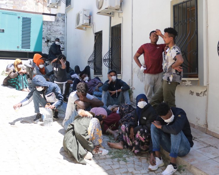 Yunan unsurlarının geri ittiği 48 kaçak kurtarıldı