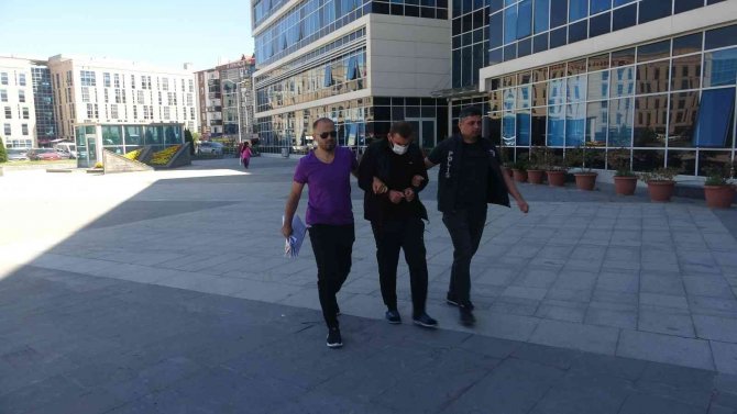 150 bin TL’lik kablo çalan şahıs polisten kaçamadı