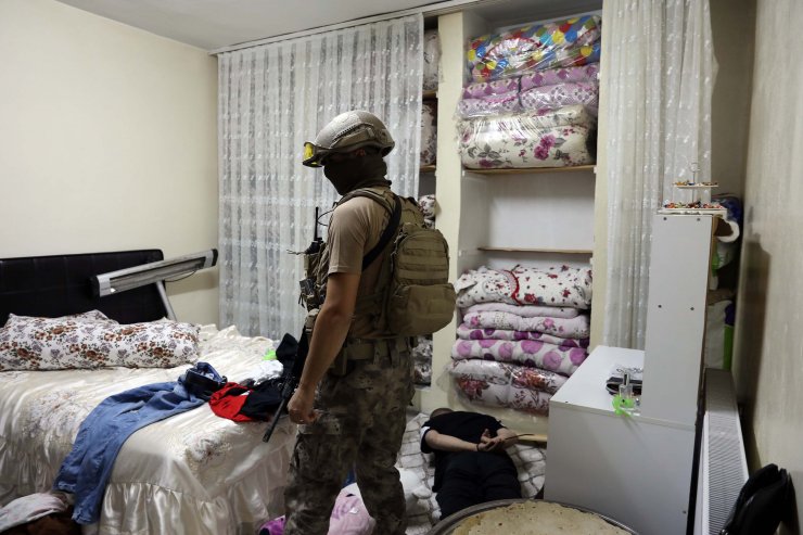 18 adrese 168 polisle uyuşturucu baskını: 7 gözaltı