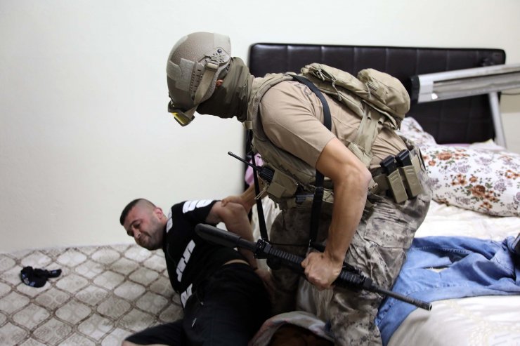 18 adrese 168 polisle uyuşturucu baskını: 7 gözaltı