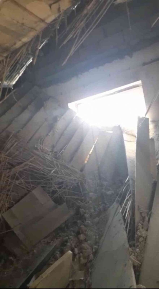 Ağrı’da bir evin odası çöktü, aile şok oldu