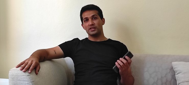 Beyoğlu'nda pencereden kaçmaya çalışan hırsızı ensesinden yakaladı