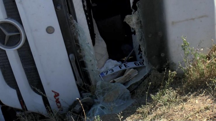 Devrilen beton mikserinin şoförü ağır yaralandı