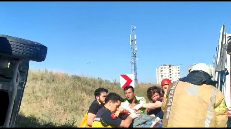 Devrilen beton mikserinin şoförü ağır yaralandı