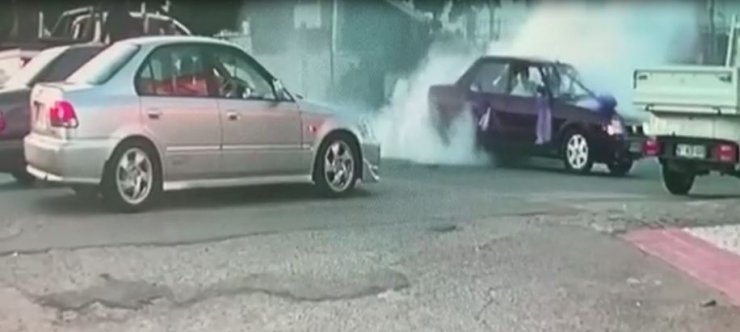 Düğün konvoyunda drift yapan sürücüye 9 bin TL ceza kesildi, aracı trafikten menedildi