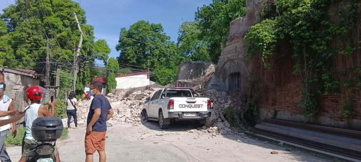 Filipinler’de 7 büyüklüğünde deprem