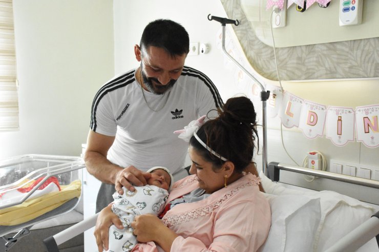 Hollanda'da 'bebek ölü' diye kürtaj önerdiler, Sivas'ta doğum yaptı