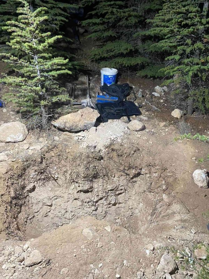 Kaçak kazıya jandarmadan suçüstü