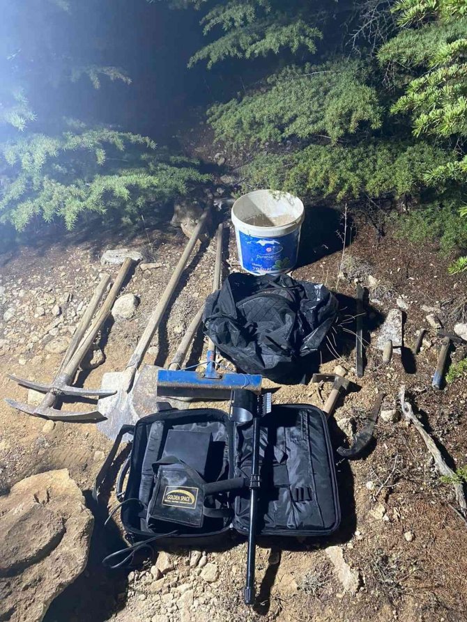 Kaçak kazıya jandarmadan suçüstü