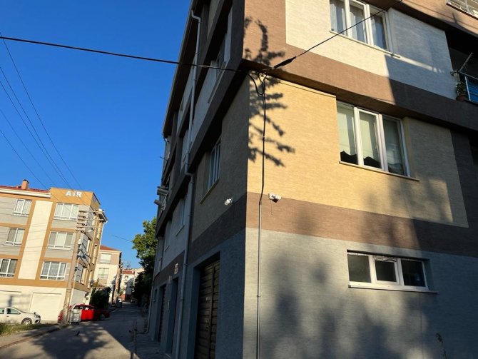 Kapı yoklayıp kamera kıran şahısların rahatlığı şaşırttı