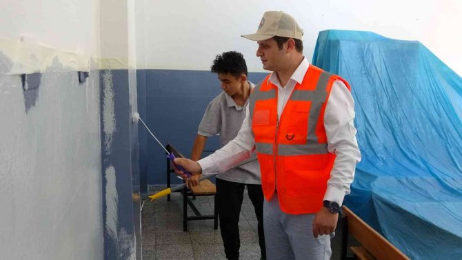 Muğla’daki okulların güçlendirme çalışmasını Meslek lisesi öğrencileri yapıyor